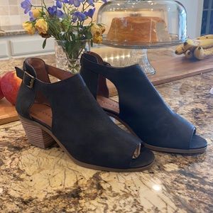 Only worn in store Lucky Brand shoe